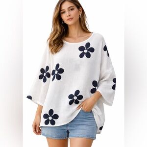 NWT Italian Cotton Daisy Raglan Top OS